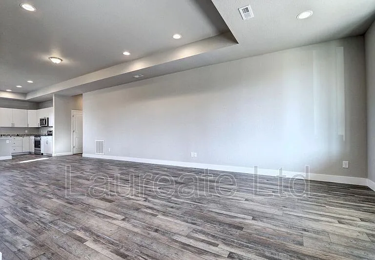 1433 S Kenton St — Photo 10