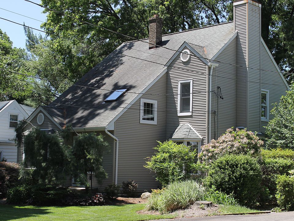 2nd image of 106 Ruth Ave