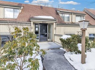 28 Heritage Vlg #C, Southbury, CT
