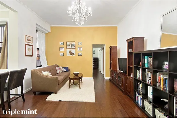 Sold by Triplemint | media 5