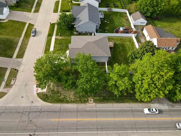 2209 Milligan Ct, Cedarrapids, IA 52404