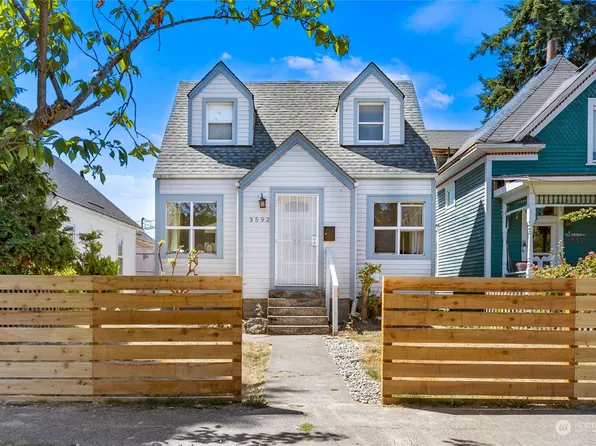 3592 Tacoma Avenue S, Tacoma, WA 98418