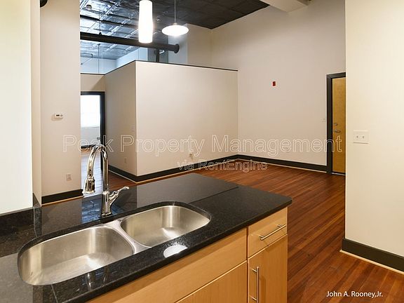 4th image of 132 N Sycamore St APT 207