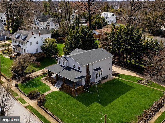 3rd image of 5706 Berkeley Ave