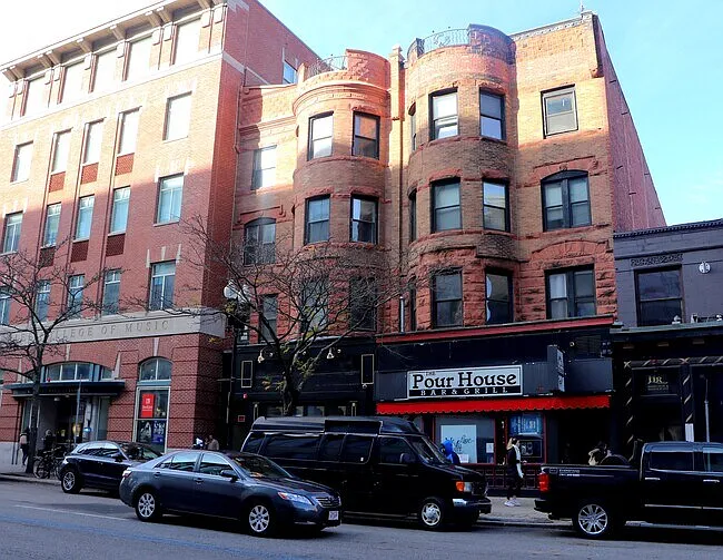 Building Photo - 913 Boylston St #6