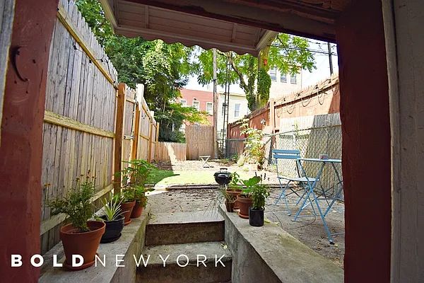 Rented by Bold New York | media 29