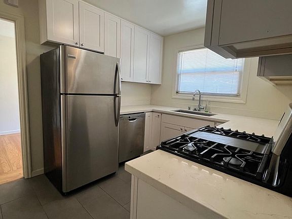 2nd image of 903 King St