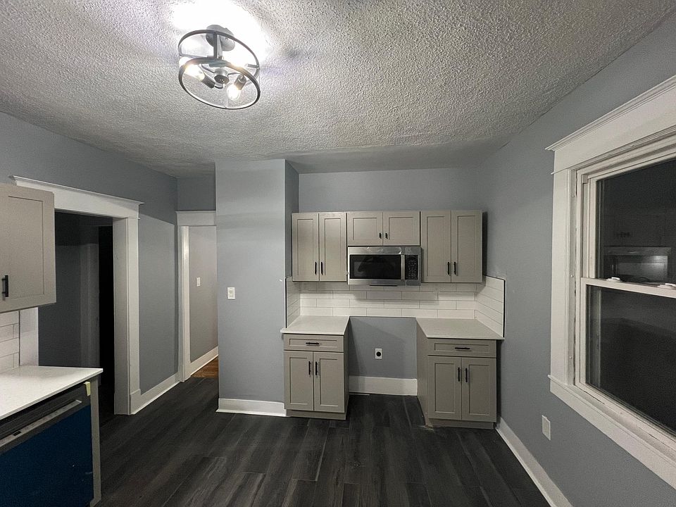 1st image of 180 Oak Grove Ave