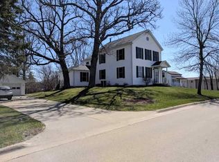 204 1st Ave NE, Epworth, IA 52045