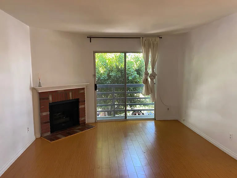 14116 Tiara St #6 — Photo 4