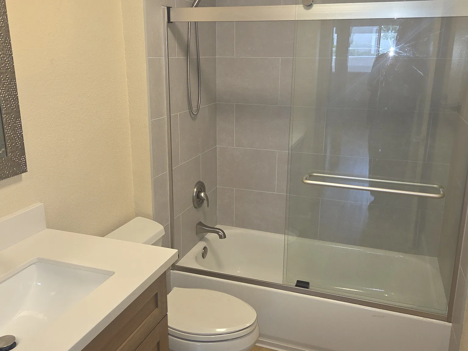 1 bed, 667 sqft, $2,200 — Photo 2