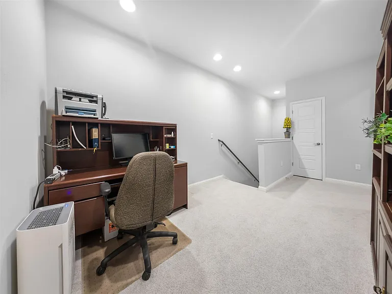 13800 Lyndhurst St #324 — Photo 16