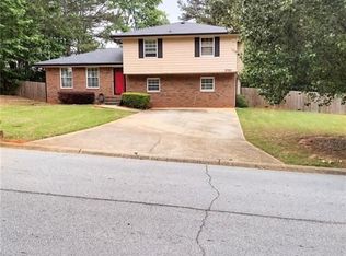 3750 George Washington Dr, Ellenwood, GA 30294