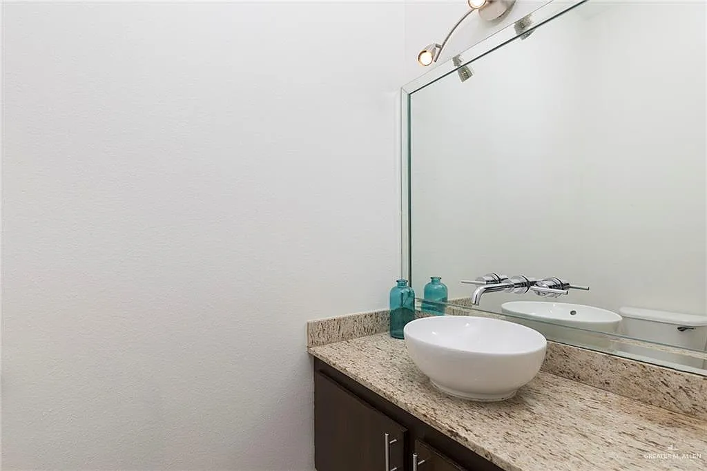 4 bed, 4.5 bath, 3346 sqft, $3,000 — Photo 4