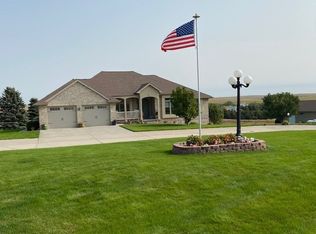 175 Snowy Ridge Rd, Gibbon, NE 68840