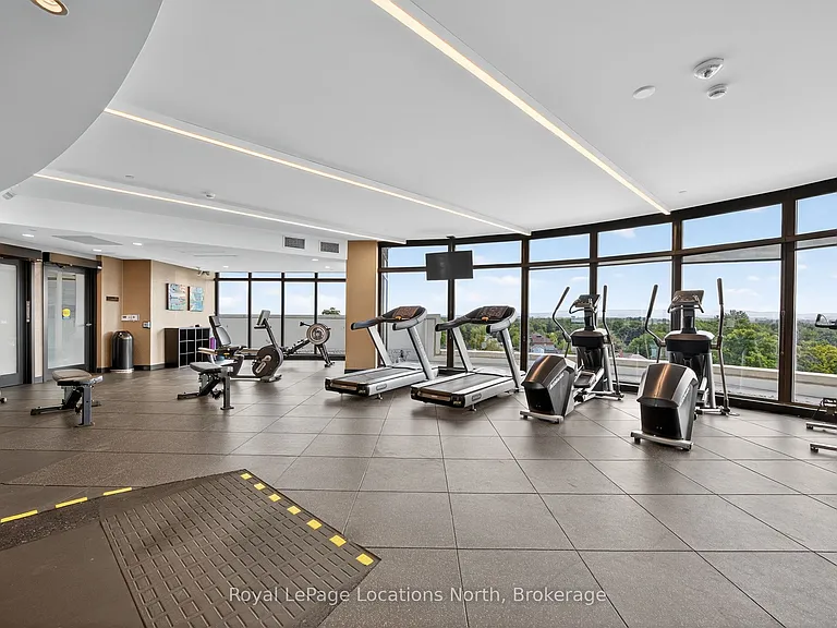 1 Hume St #308 — Photo 2