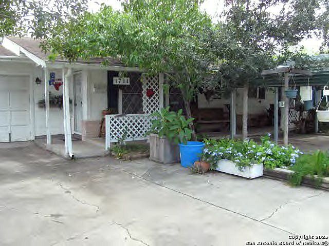 1st image of 1711 N Tyler