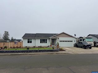 38625 SW Filbert St, Scio, OR 97374