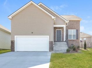 135 Sage Dr, Springfield, TN 37172