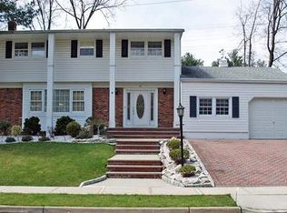 43 Eileen Way, Edison, NJ 08837