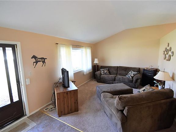3rd image of 24289 Fairlawn Dr