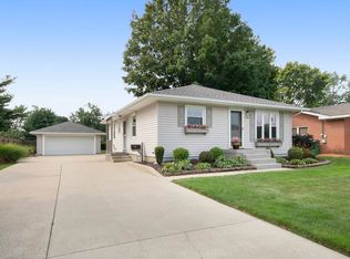 3498 Oak St, Hudsonville, MI 49426