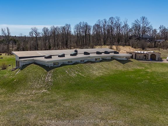 5th image of 1375 Queensborough Rd