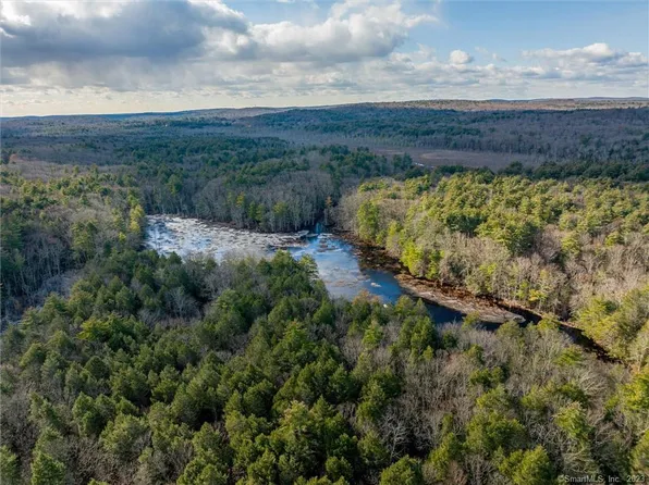 (undisclosed Address), Woodstock, CT 06281