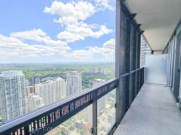 8 Eglinton Ave E #4208 — Photo 7