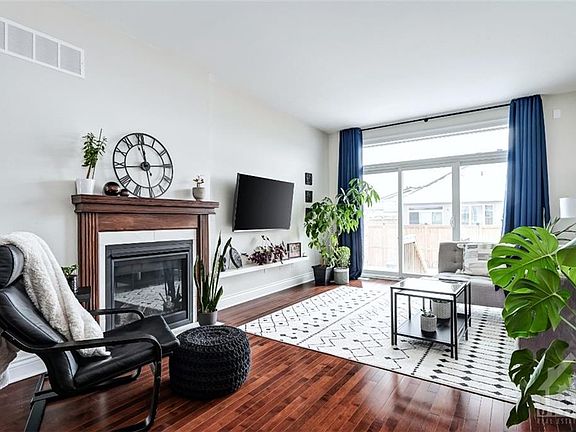 3rd image of 6 Borland Dr
