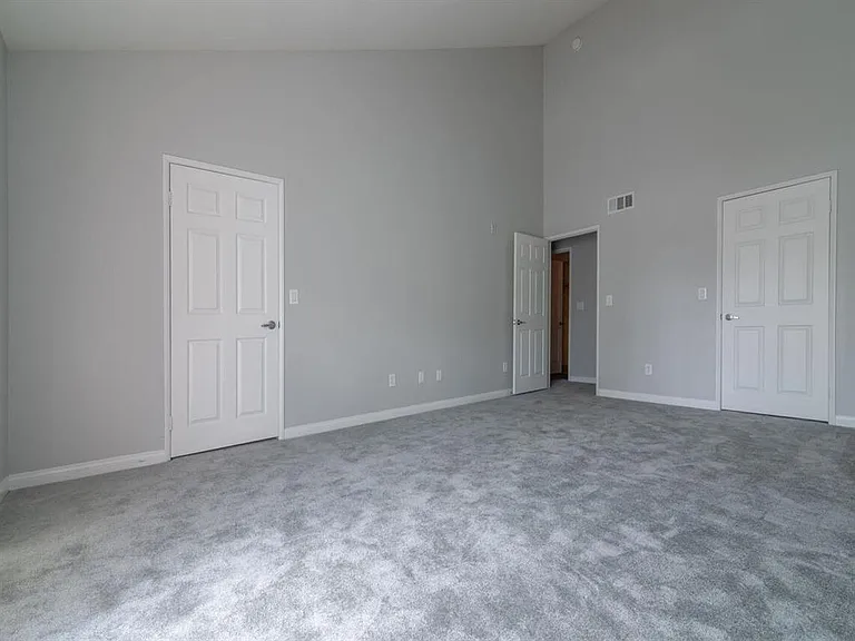 Warner Center Townhomes — Photo 19