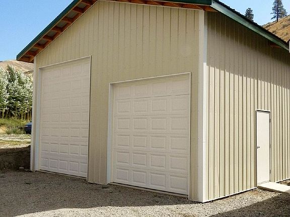 6795 Nahahum Cyn Shop 24'x36'