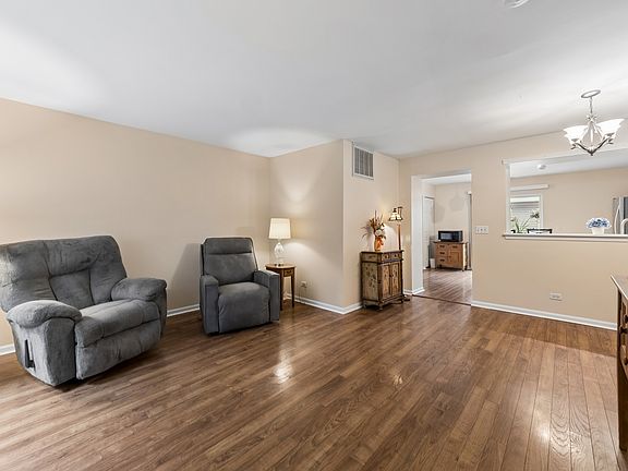 4th image of 257 W Whispering Oaks Ln #257