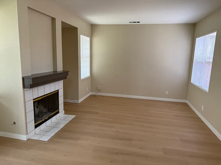 39561 Tischa Dr — Photo 3
