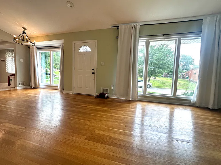 7413 Dominion Dr — Photo 3