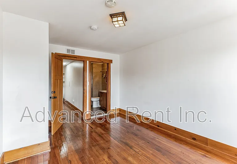 2802 E Fairmount Ave — Photo 15