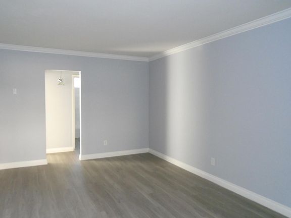 2nd image of 8821 Owensmouth Ave APT 7