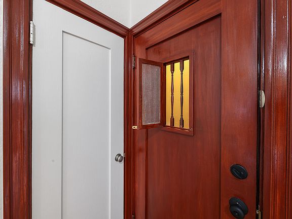4th image of 126 W Whiting Ave APT 4