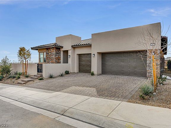 3rd image of 11837-1 Grassy Plain Ave
