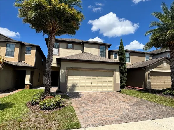 2711 Garden Falls Dr, Brandon, FL 33511