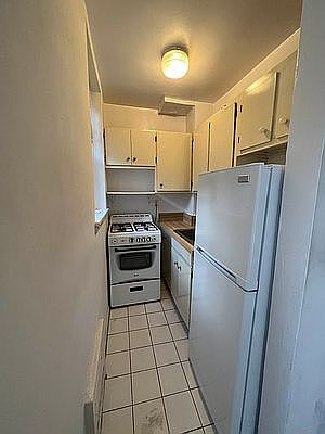 4th image of 71 W 71st St #4G