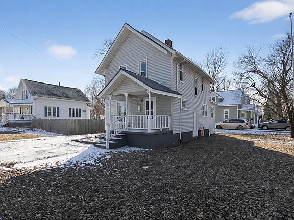 3rd image of 800 Ely St