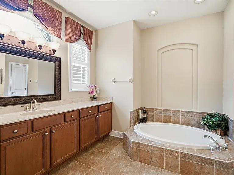 10266 Estuary Dr — Photo 21