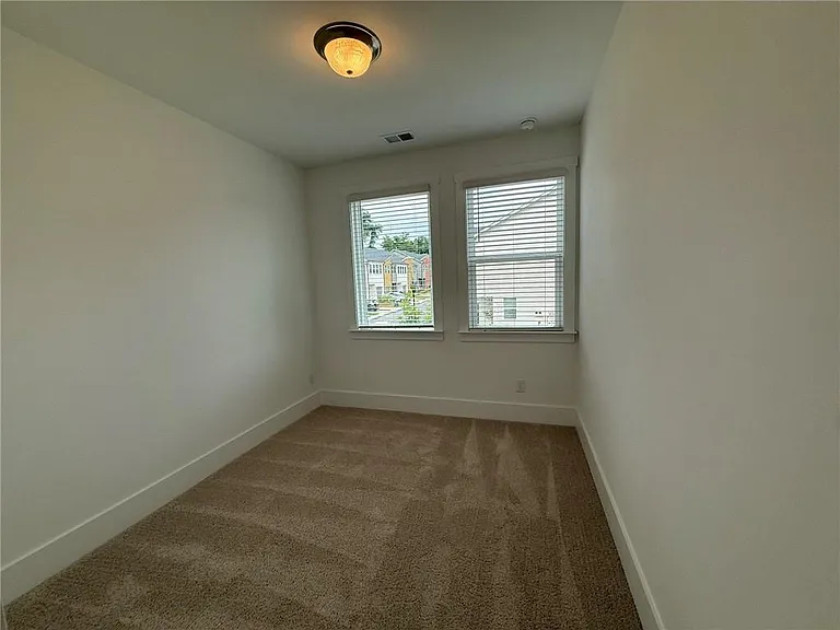 1682 Hannah Ter NW — Photo 20