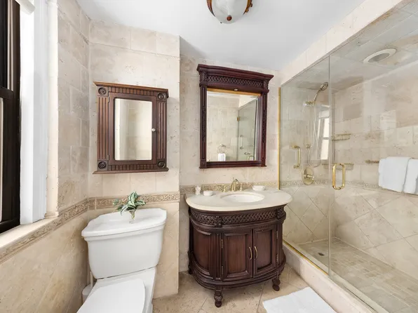 333 East 53rd Street image 9 of 17