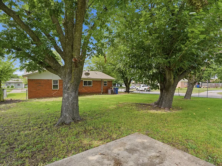 501 Rosewood Hills Dr — Photo 24