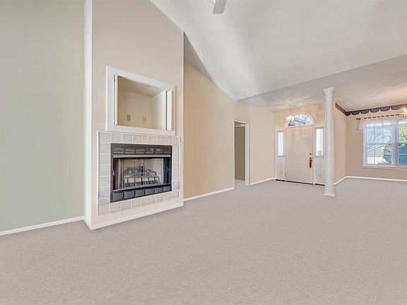 3rd image of 1515 Rosewalk Ln SE