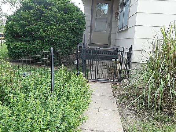 Front sidewalk and entrance