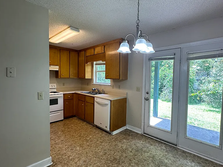 140 Talbot Ct #140 — Photo 5