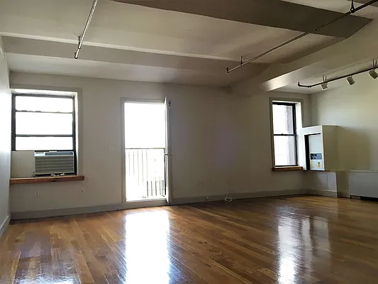 Rented by Cyberapts Management | media 9